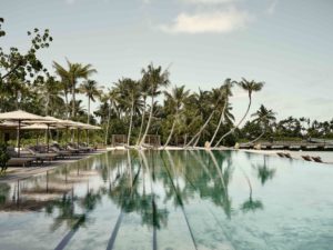 PATINA_MALDIVES_VELI_BAR_POOL